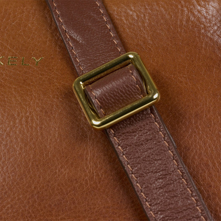 Fine Florence Wide Tote 15.6"