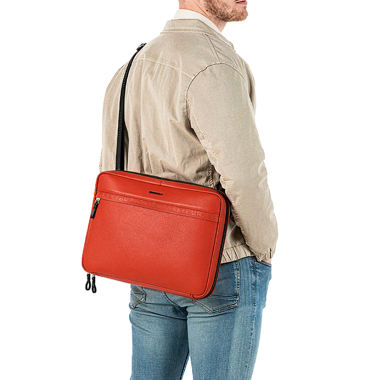Bold Bobby Crossover Sleeve 15.6"